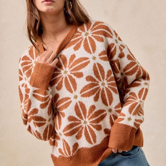 🎁25% Off Bundles🎁  Cozy Fall Floral Long Sleeve Sweater Camel sz Medium [6-8] - Picture 2 of 9